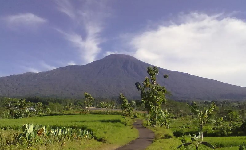 5 Tempat Wisata Gunung Di Bandung Versi Kami
